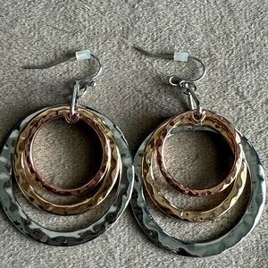 Elegant Tri-Tone Hoop Earrings